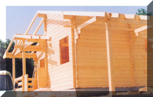 CASA DE MADERA EN CONSTRUCCION